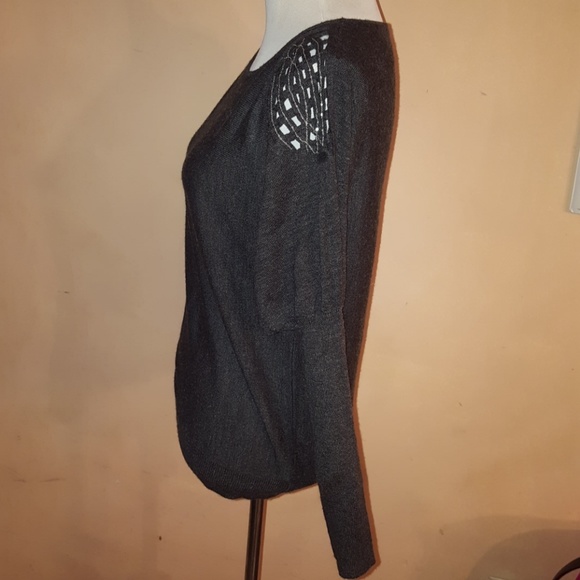 Cold Shoulder Grey Sweater - Picture 5 of 8